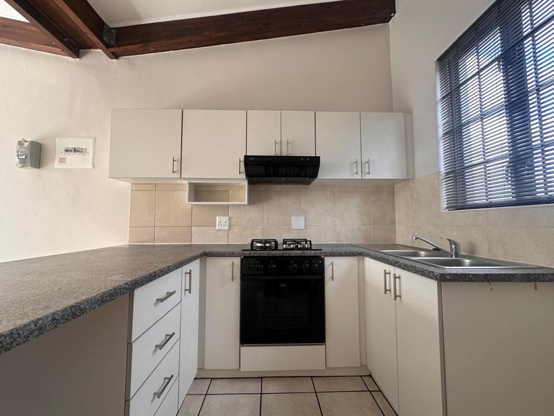To Let 2 Bedroom Property for Rent in Burgundy Estate Western Cape